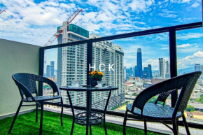Dazzling Balcony at Trion 2 Residence by HCK